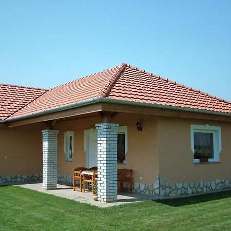 Horváthapartman Bük Habitación foto