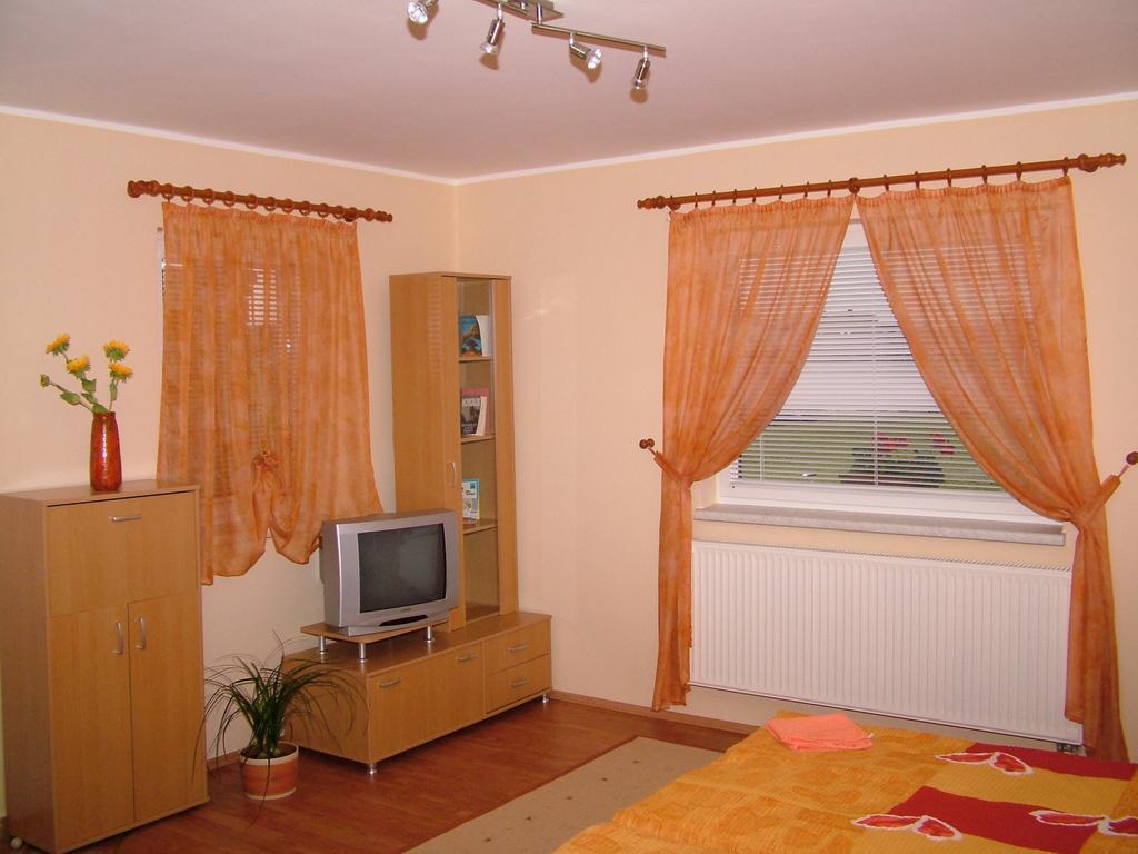 Horváthapartman Bük Habitación foto