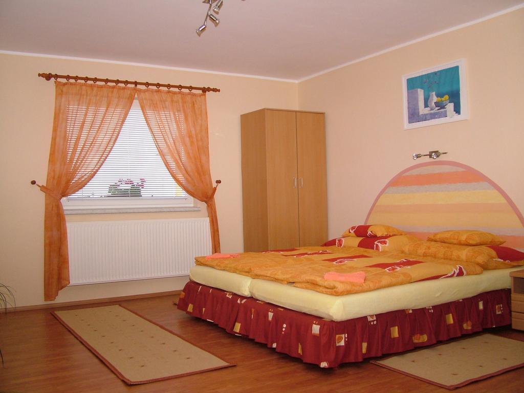 Horváthapartman Bük Habitación foto