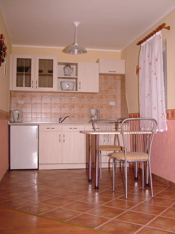 Horváthapartman Bük Habitación foto