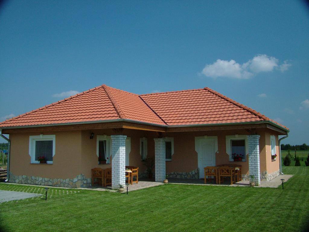 Horváthapartman Bük Habitación foto